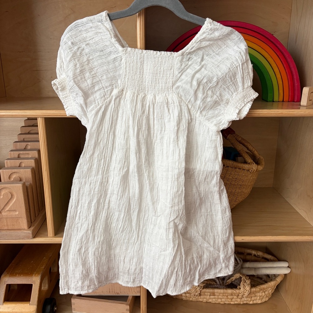Zara Girls 3-4 lightly textured smocked off white dress